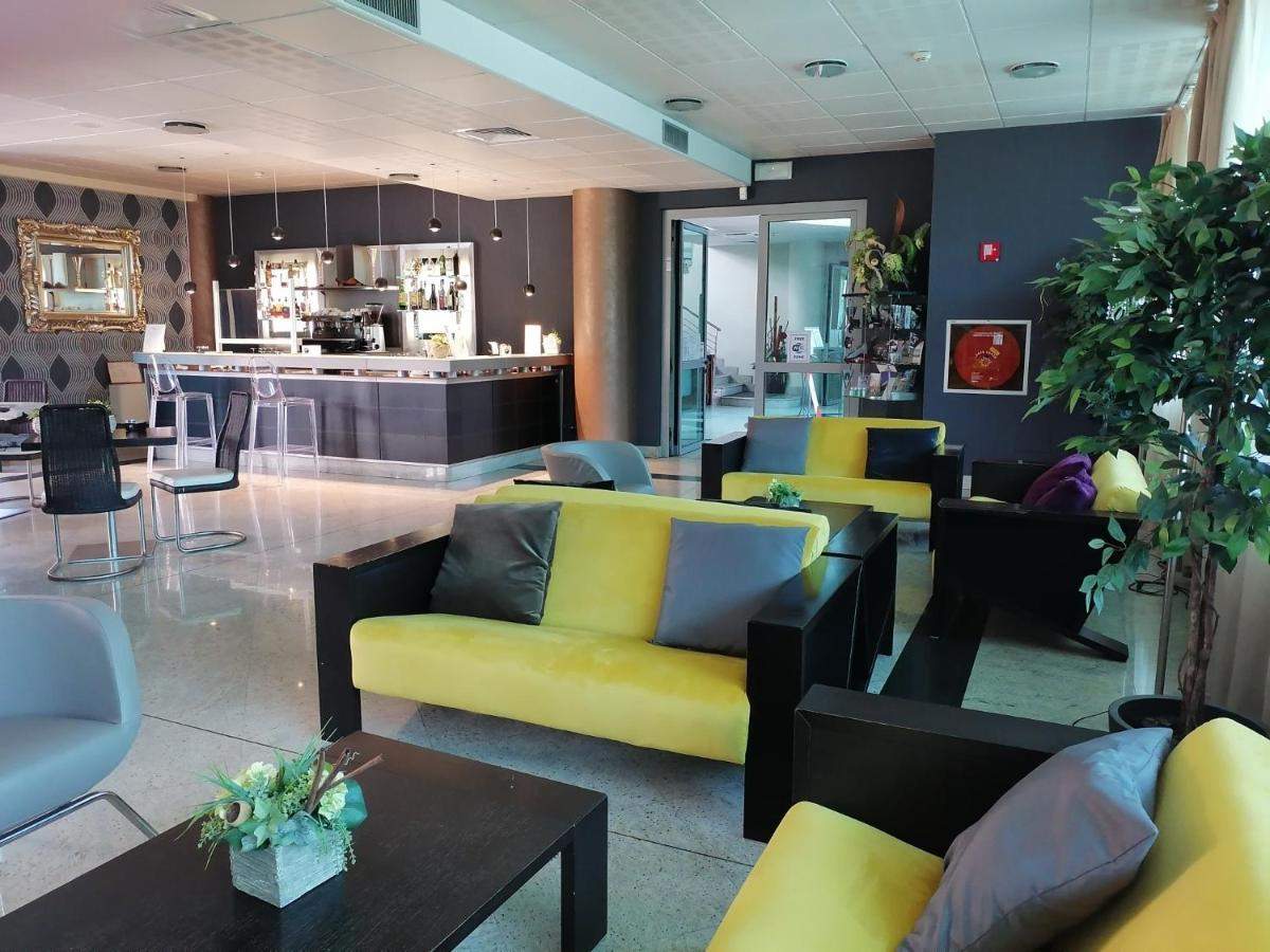Hotel Parisi 니첼리노 외부 사진
