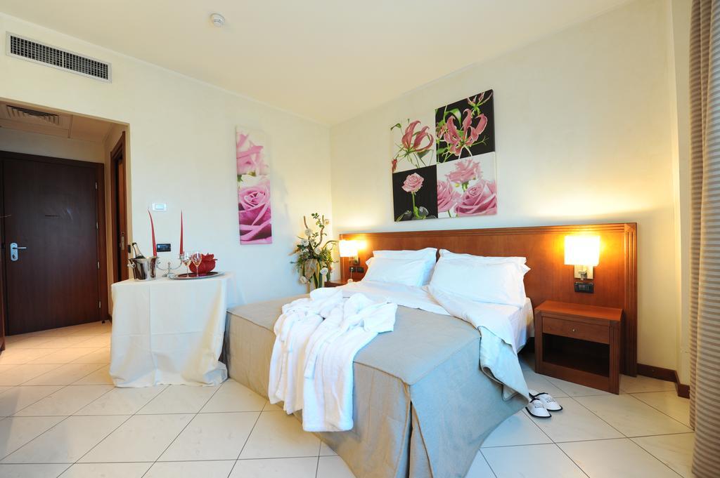 Hotel Parisi 니첼리노 외부 사진