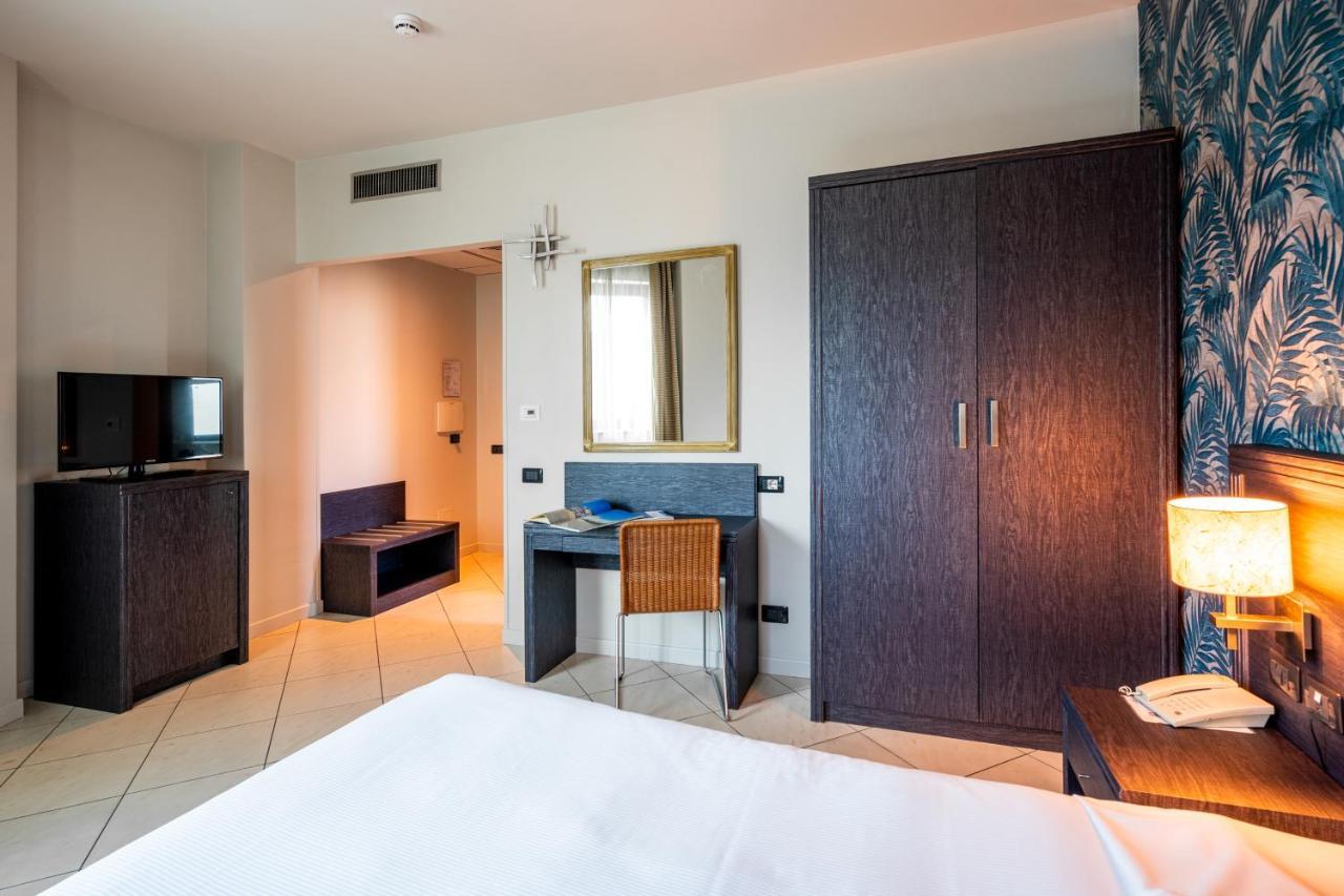 Hotel Parisi 니첼리노 외부 사진