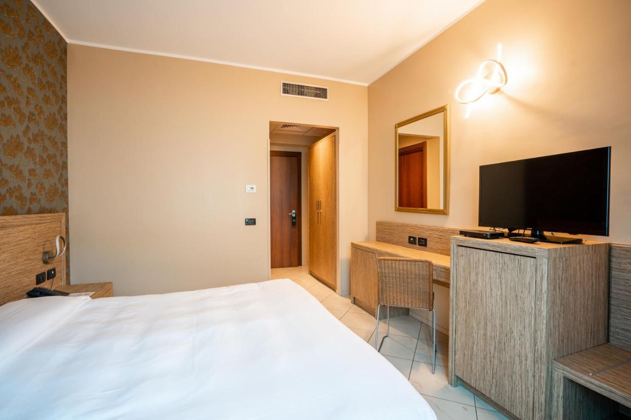Hotel Parisi 니첼리노 외부 사진